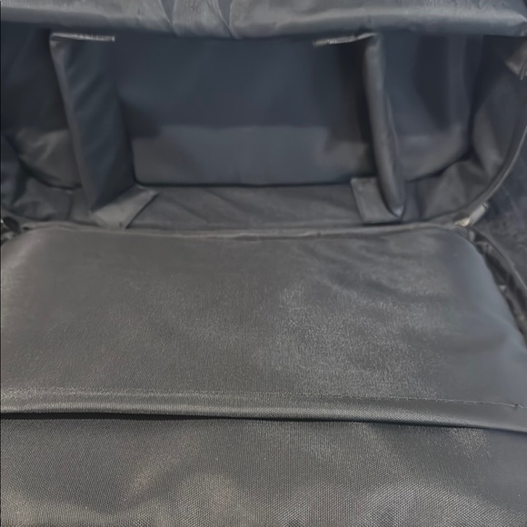 Black Leather Laptop Bag with Sturdy Handle and Flap Closure - Picture 7 of 12